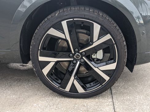 New 2026 Volvo XC60 T8 Ultra image 11