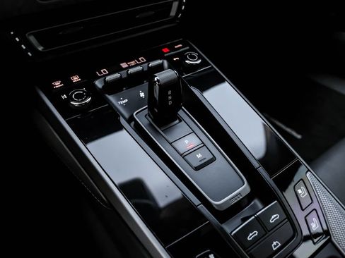 Used 2021 Porsche 911 Cabriolet image 17