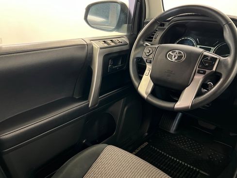 Used 2019 Toyota 4Runner SR5 AWD/4WD image 12
