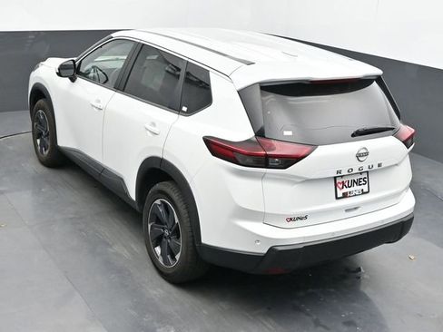 Used 2025 Nissan Rogue SV image 39