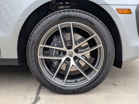 Certified 2026 Porsche Macan AWD/4WD image 29