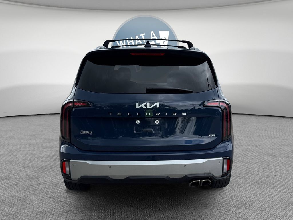 Used 2024 Kia Telluride EX w/ EX Captain's Chair Package AWD/4WD image 5