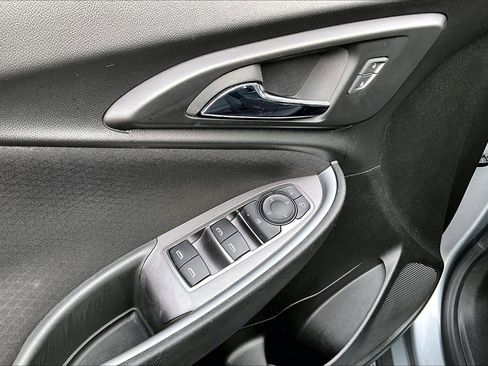 Used 2024 Chevrolet Malibu LT image 19