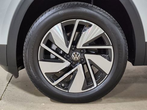 Used 2024 Volkswagen Atlas SE w/ Panoramic Sunroof Package image 28