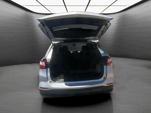 Used 2020 Chevrolet Equinox LS w/ LS Convenience Package FWD image 11