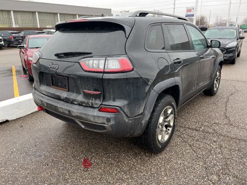 Used 2019 Jeep Cherokee Trailhawk w/ Cold Weather Group image 14