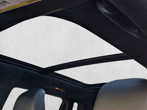 Used 2023 Jeep Compass Limited w/ Sun and Sound Group image 15