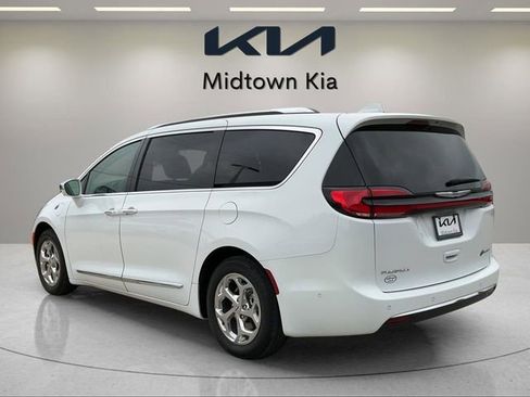 Used 2021 Chrysler Pacifica Limited w/ Uconnect Theater Family Group FWD image 5