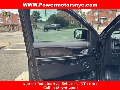Used 2021 Ford Expedition Limited image 30