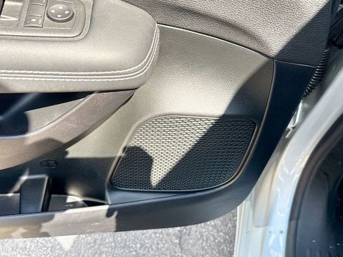 Used 2026 Chrysler Pacifica Select image 20