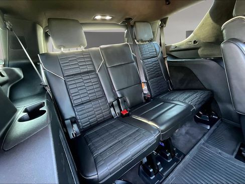 Used 2025 Cadillac Escalade Sport Platinum w/ LPO, Floor Liner Package AWD/4WD image 30
