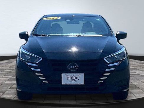 Used 2023 Nissan Versa S FWD image 3