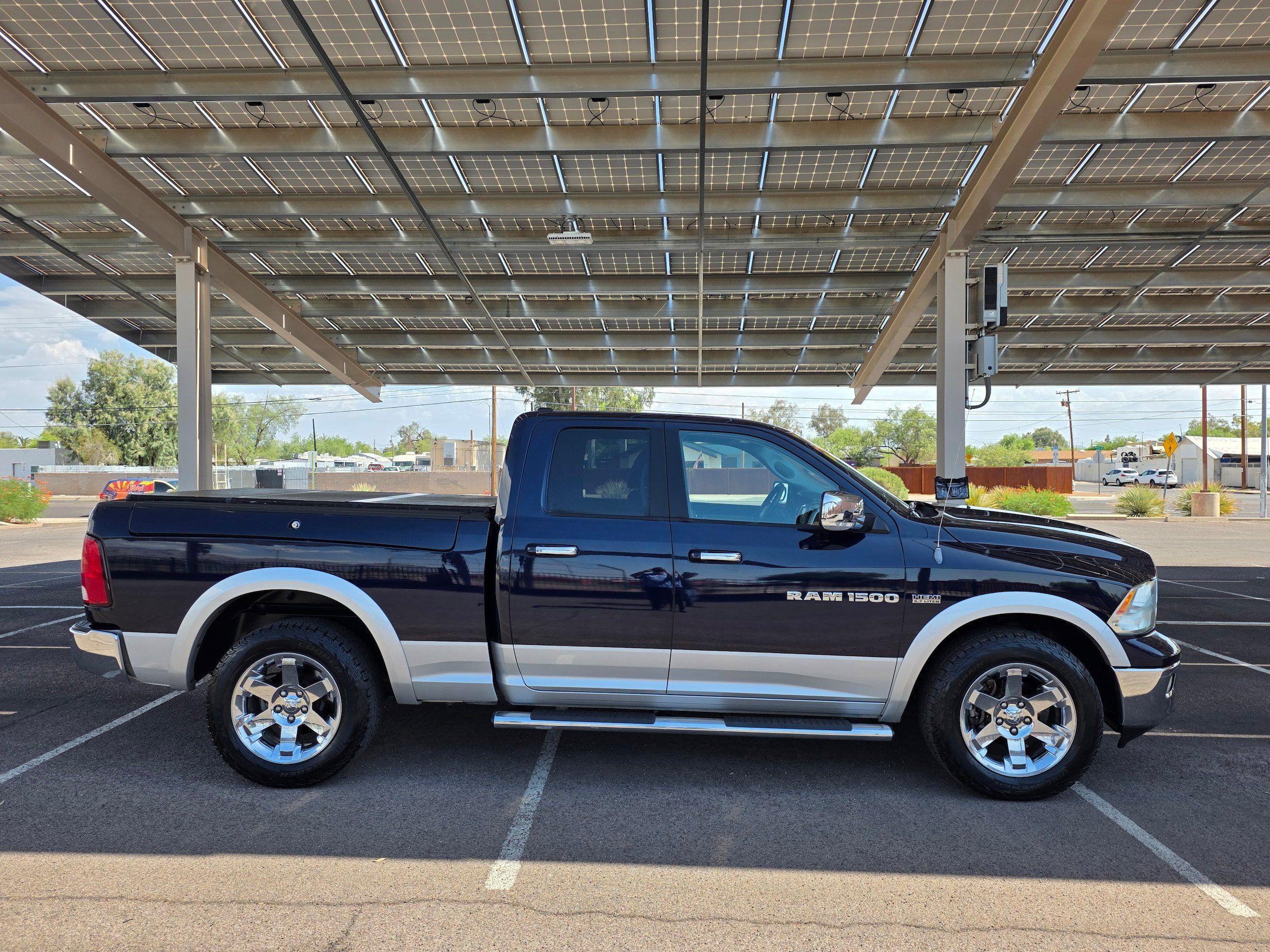 Used 2012 RAM 1500 Laramie AWD/4WD image 6