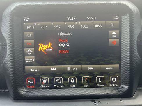 Used 2020 Jeep Gladiator Overland w/ Uconnect 4C Nav & Sound Group image 18