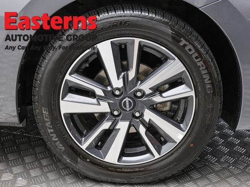 Used 2024 Nissan Versa SV FWD image 30