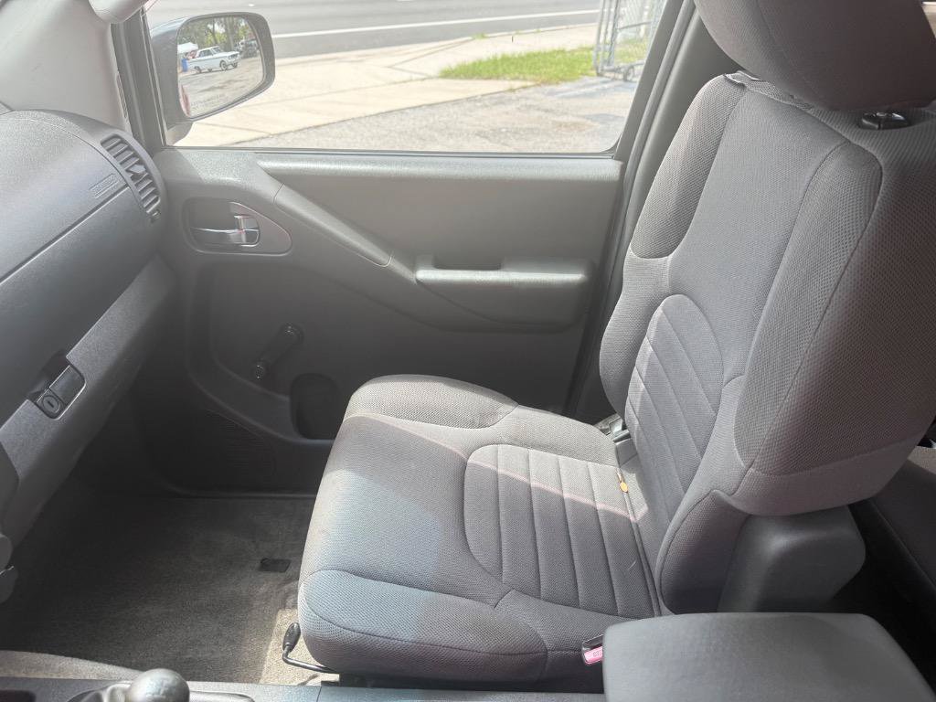 Used 2013 Nissan Frontier S w/ S Preferred Pkg RWD image 19