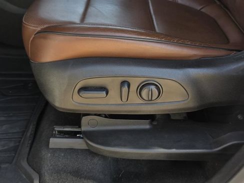 Used 2018 Chevrolet Traverse High Country AWD/4WD image 36