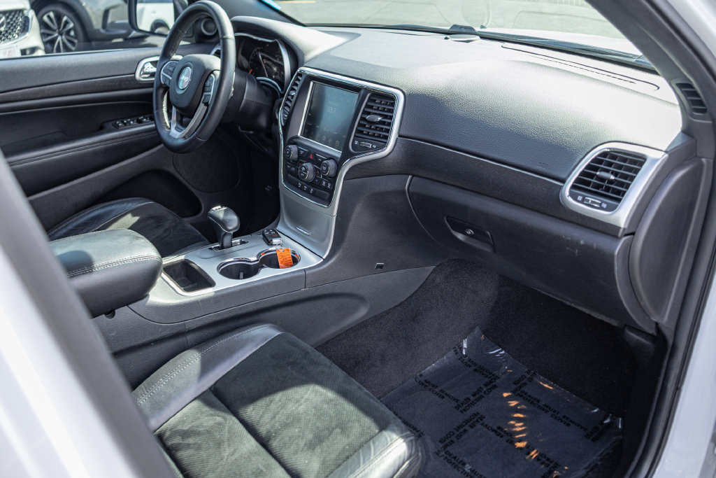 Used 2015 Jeep Grand Cherokee Altitude AWD/4WD image 34