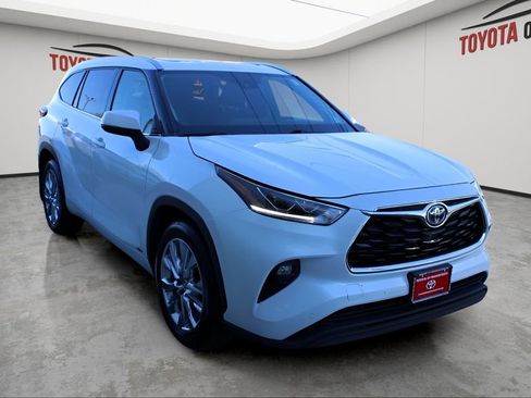 Used 2023 Toyota Highlander Limited AWD/4WD image 6