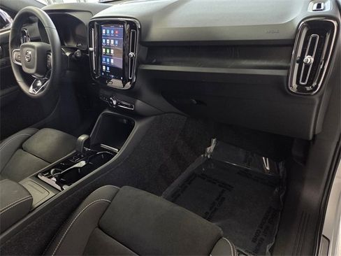 Certified 2023 Volvo XC40 Recharge Ultimate w/ Protection Package Premier image 18