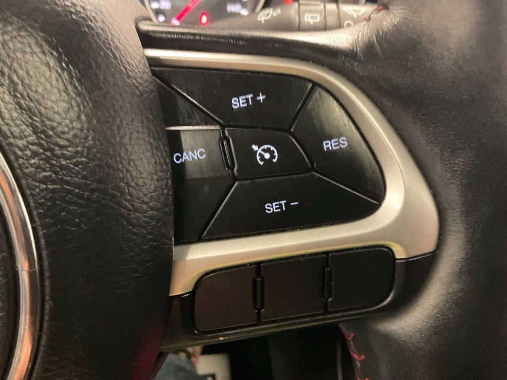Used 2018 Jeep Compass Trailhawk w/ Navigation Group AWD/4WD image 18