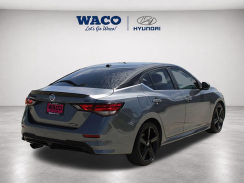 Used 2022 Nissan Sentra SR w/ Midnight Edition FWD image 8