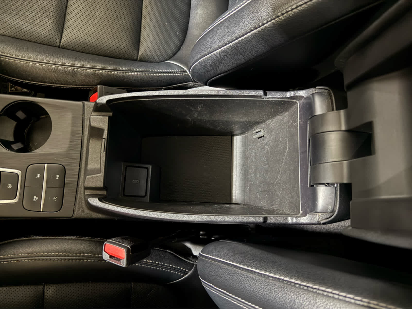 Used 2020 Ford Escape Titanium AWD/4WD image 22