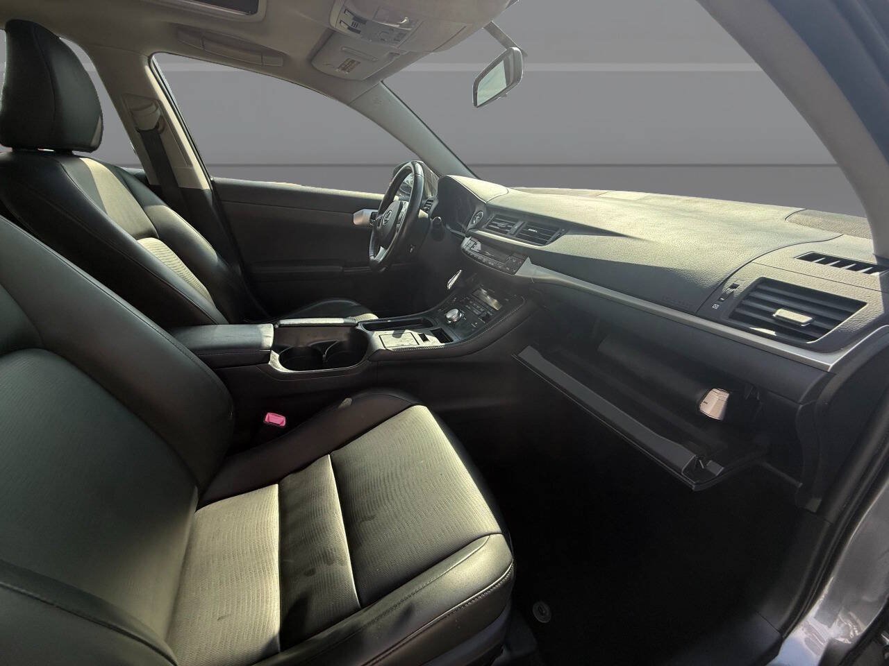 Used 2013 Lexus CT 200h FWD image 33