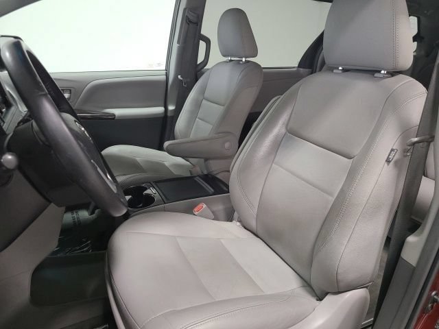 Certified 2017 Toyota Sienna XLE w/ XLE Navigation Package AWD/4WD image 19