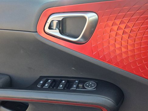 Used 2024 Kia Soul GT-Line image 32