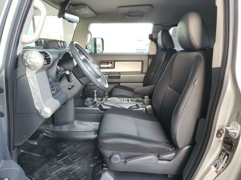 Used 2010 Toyota FJ Cruiser Base image 15