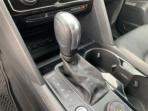 Used 2020 Volkswagen Atlas Cross Sport SEL Premium image 26