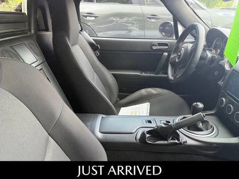 Used 2010 MAZDA MX-5 Miata Touring w/ Suspension Pkg RWD image 5