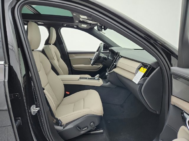 New 2026 Volvo XC90 T8 Plus w/ Protection Package Premier AWD/4WD image 14