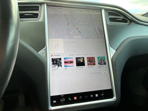 Used 2018 Tesla Model S 75D AWD/4WD image 24