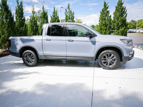 Used 2023 Honda Ridgeline Sport image 11