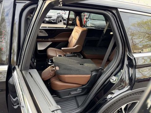 Used 2020 Lincoln Aviator Reserve w/ Equipment Group 202A AWD/4WD image 18