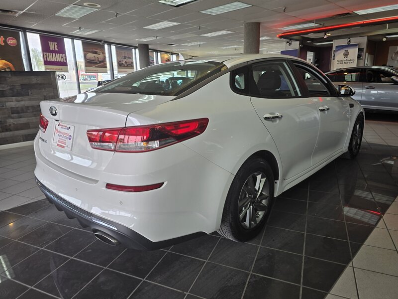 Used 2019 Kia Optima LX FWD image 4