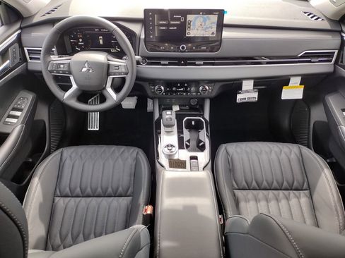 New 2026 Mitsubishi Outlander SEL image 2