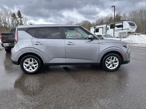 Used 2023 Kia Soul LX image 6