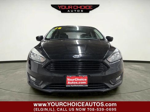 Used 2018 Ford Focus SE w/ SE Appearance Package image 8