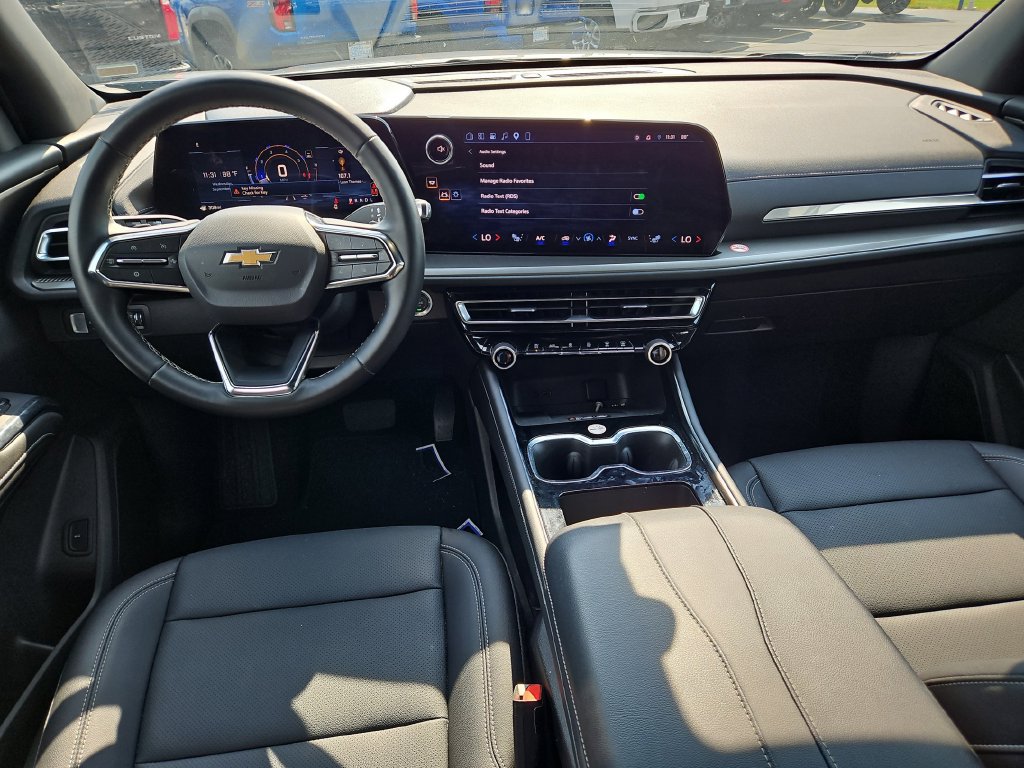 Used 2026 Chevrolet Traverse LT FWD image 12