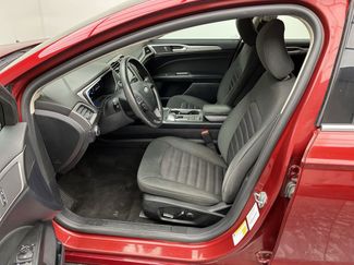 Used 2019 Ford Fusion SE video 3