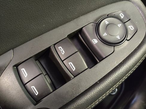 Used 2020 Buick Encore GX Select w/ Sport Touring Package FWD image 27