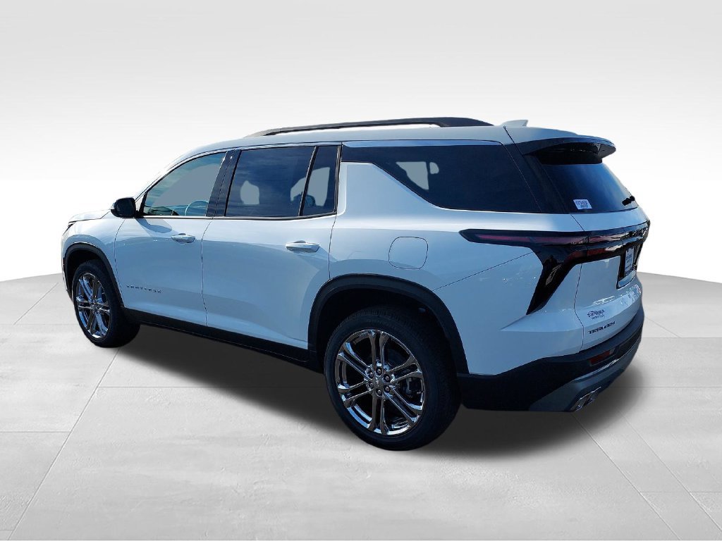 New 2027 Chevrolet Traverse LT FWD image 3