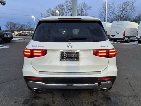 Used 2025 Mercedes-Benz GLB 250 4MATIC image 6