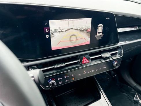 Certified 2024 Kia Niro EX image 21