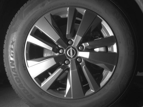 Used 2025 Nissan Pathfinder SV FWD image 16