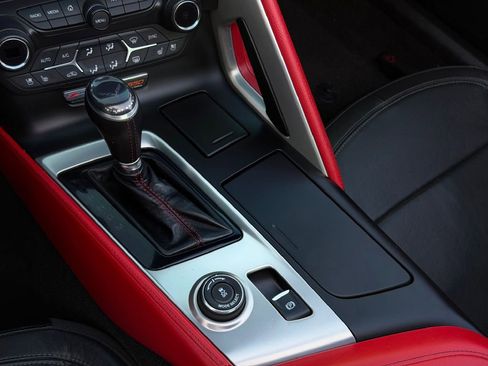 Used 2015 Chevrolet Corvette Z06 w/ Z07 Performance Package image 35