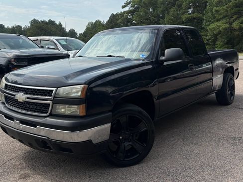 Used 2006 Chevrolet Silverado 1500 LS RWD image 2